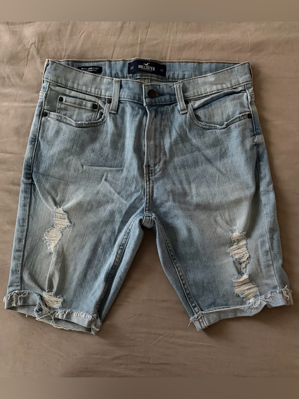Hollister Men's Light Wash Distressed Denim Jean Shorts